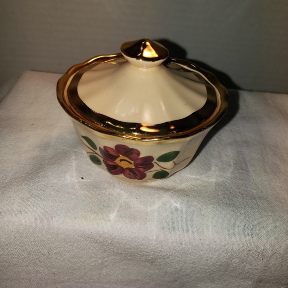 Beautiful Vintage Wade Hand Painted Creamer and Sugar Bowl with Floral Pattern - Picture 8 of 10